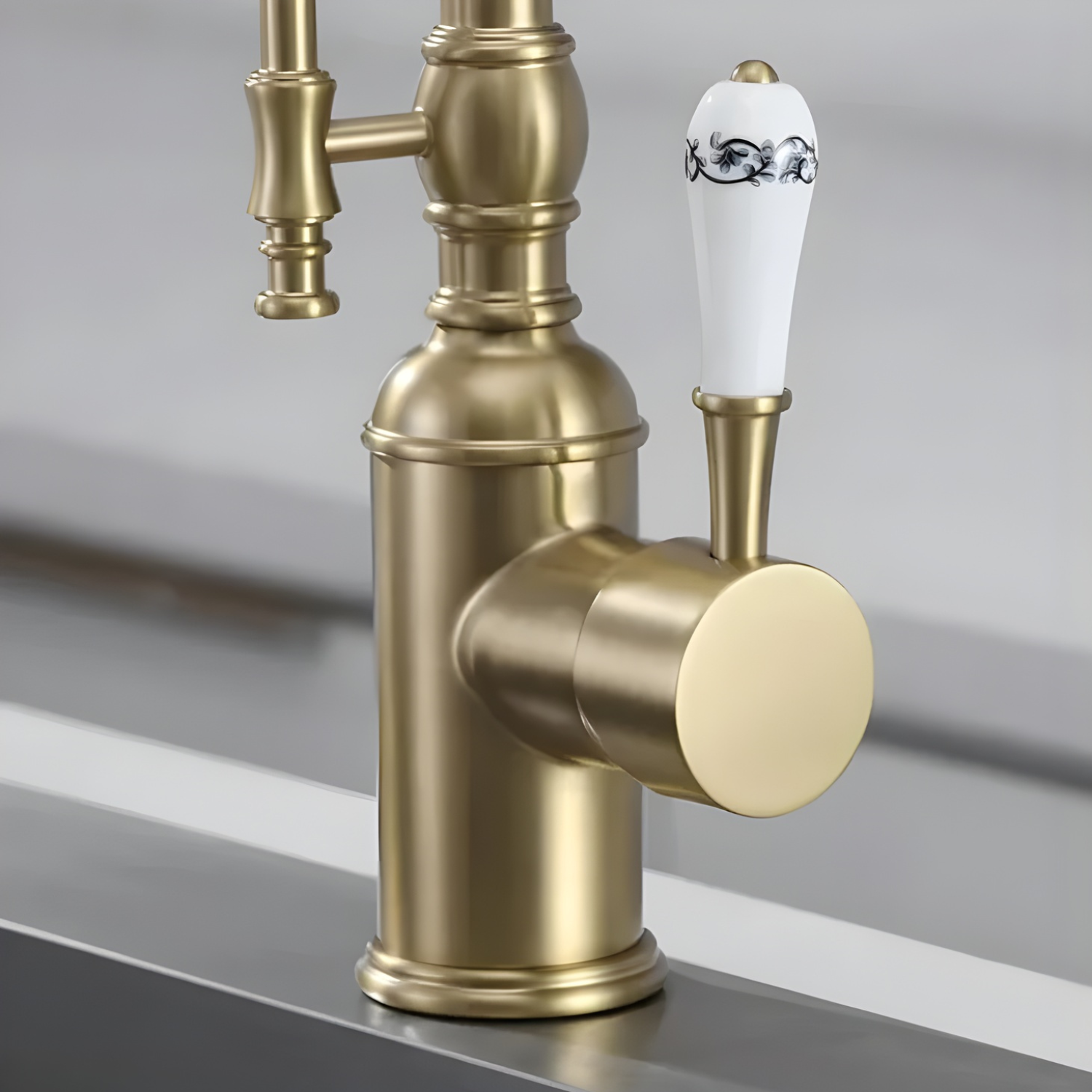 Visby - 360° Pull-Down Kitchen Faucet with Spring Spout Hot & Cold Mixer