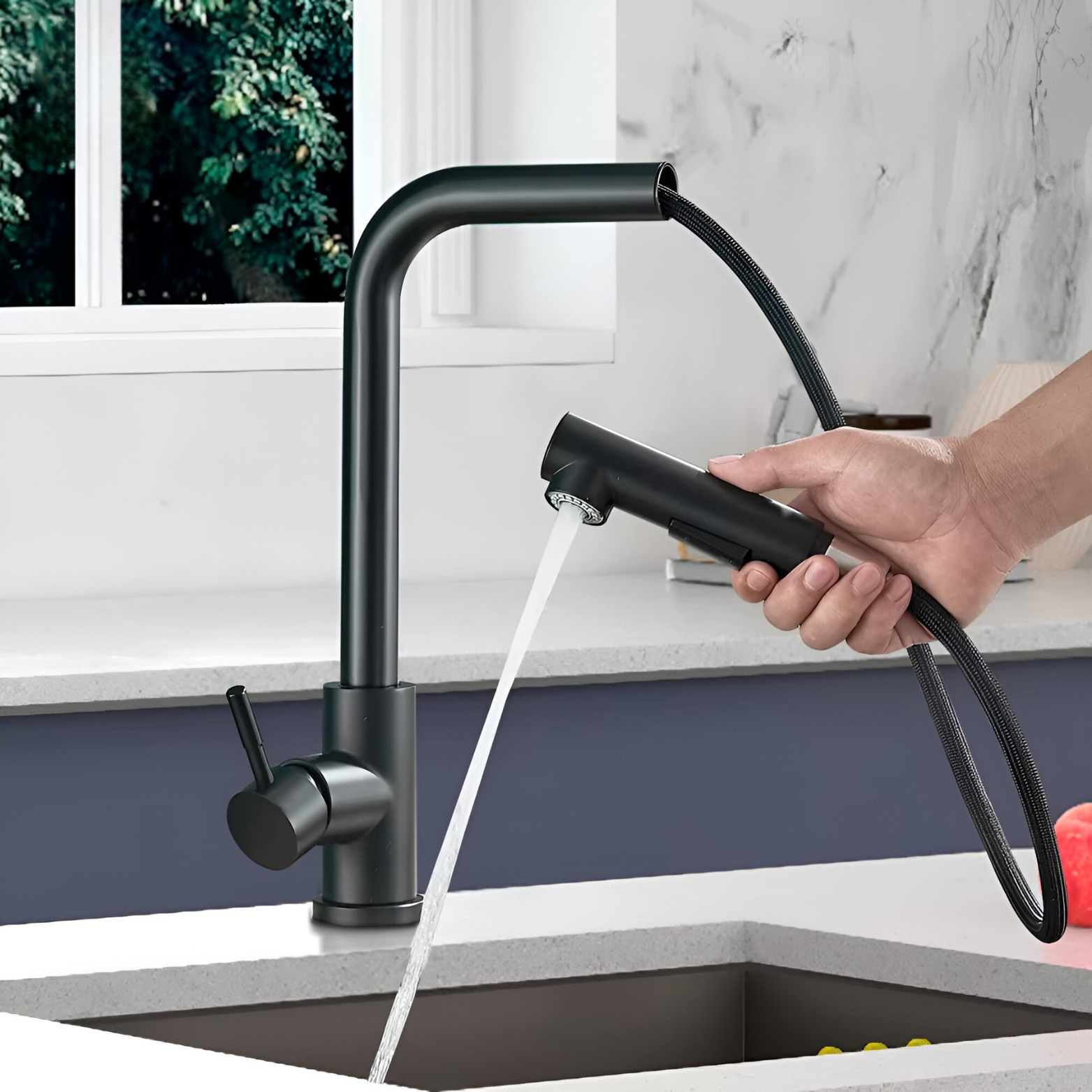Black Pull-Out Kitchen Faucet